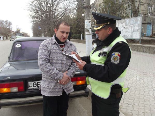 Campania “Cuplaţi centura de siguranţă!” în mun. Comrat